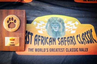 Jediná dámská posádka v cíli East African Safari Classic