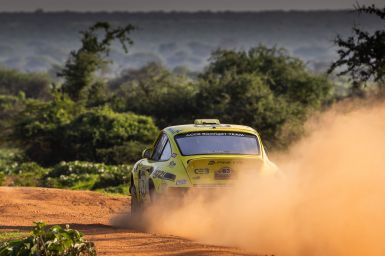 Jediná dámská posádka v cíli East African Safari Classic