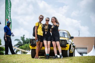 Jediná dámská posádka v cíli East African Safari Classic